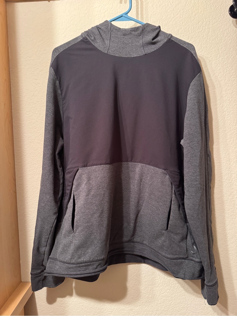 Nike Yoga Two-Tone Gray & Black Hooded Sweatshirt - Large